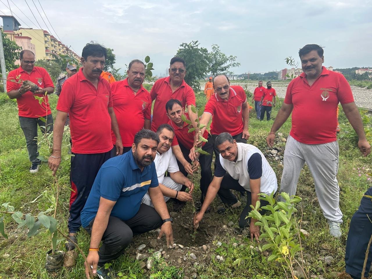 हरेला पर्व पर सहसपुर विधायक ने झाझरा में किया वृक्षारोपण